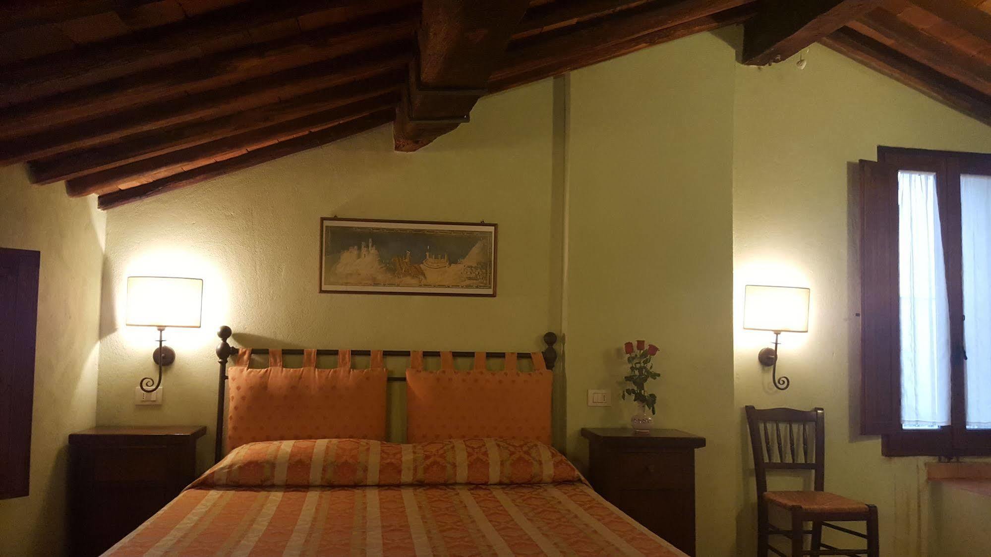 Locanda Nel Cassero Civitella Marittima Exteriör bild